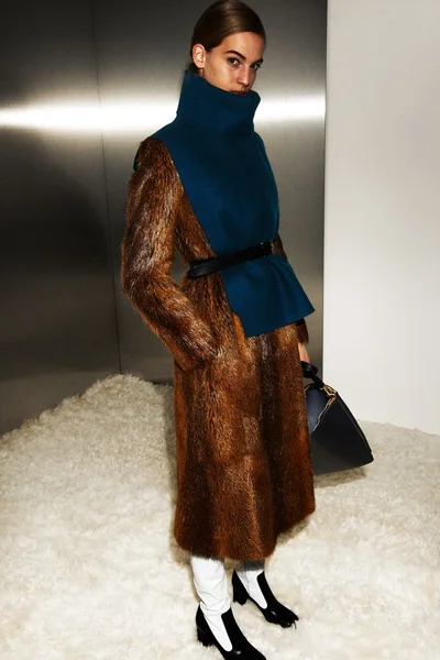Look 27